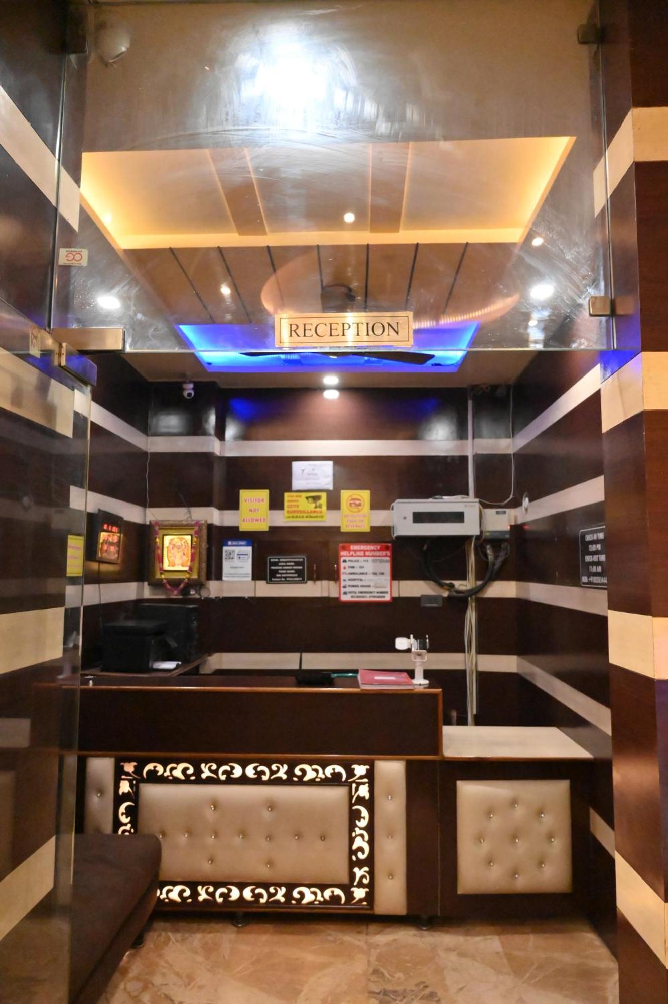 Hotel Riddhi Regency 러크나우 외부 사진