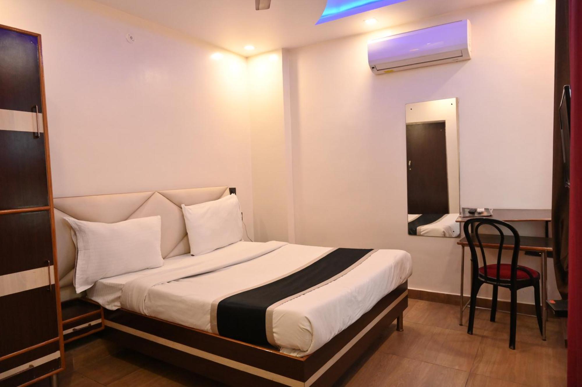 Hotel Riddhi Regency 러크나우 외부 사진