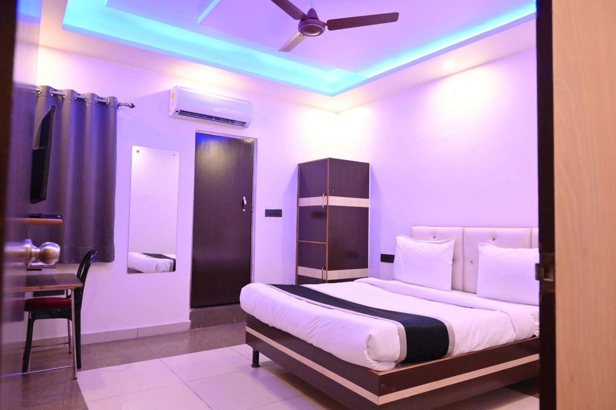 Hotel Riddhi Regency 러크나우 외부 사진