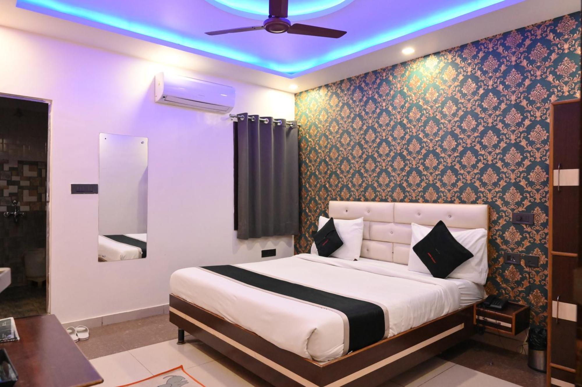 Hotel Riddhi Regency 러크나우 외부 사진