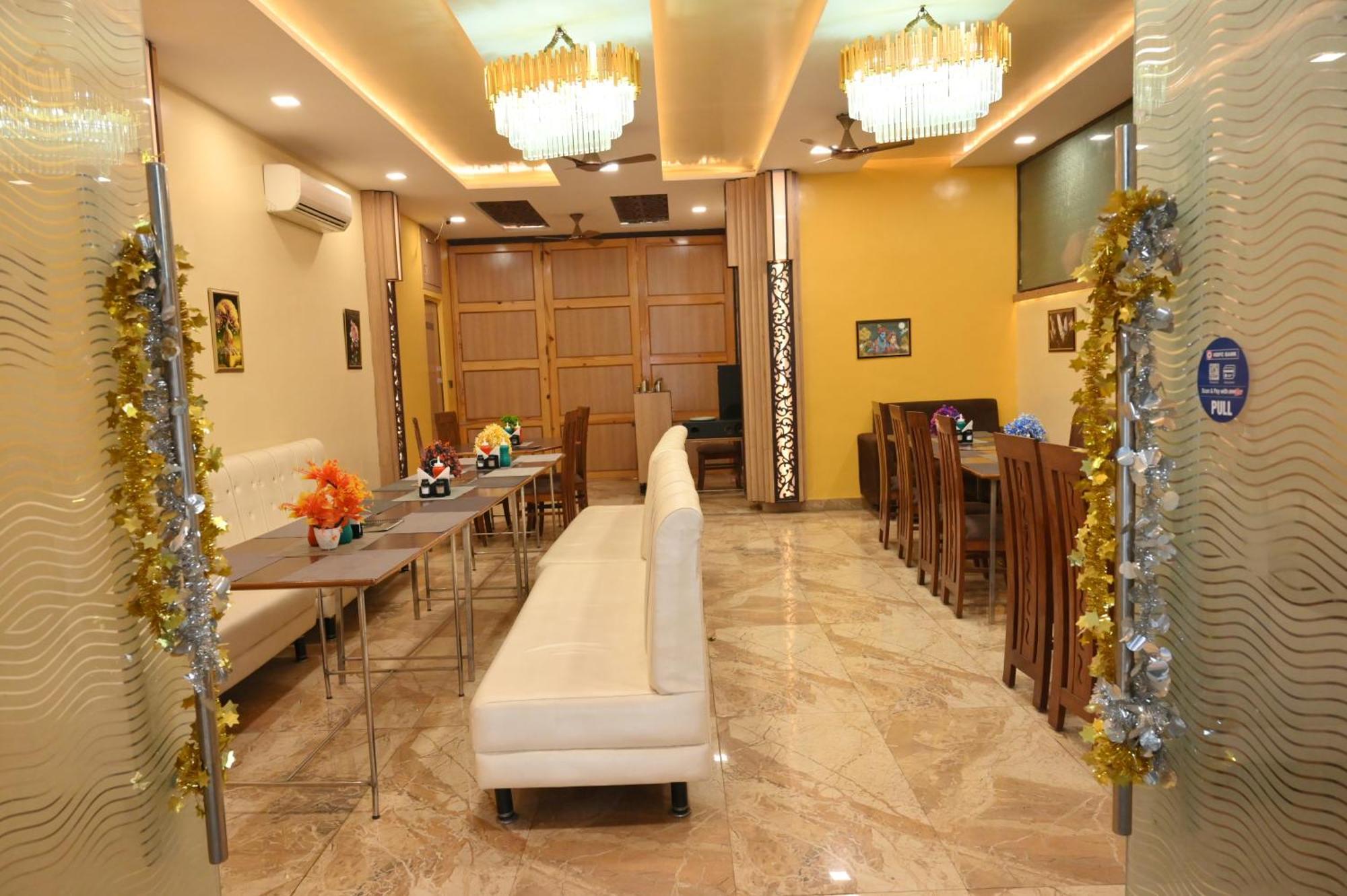 Hotel Riddhi Regency 러크나우 외부 사진